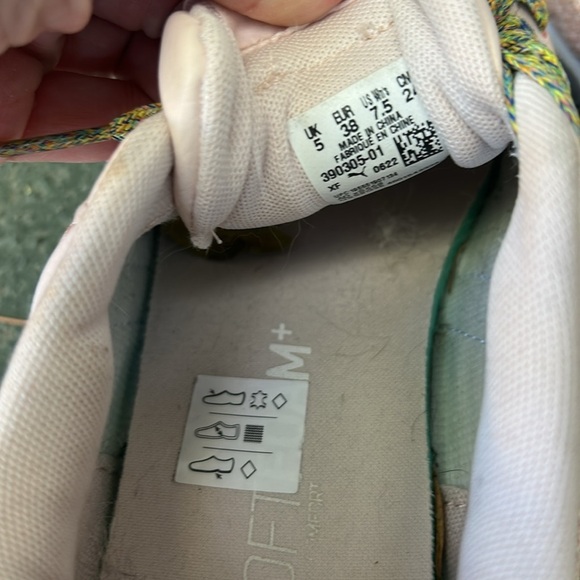 Puma Pink Sneakers with Pink and Green Laces Athletic Skater Running Sz 7.5 - Picture 7 of 8